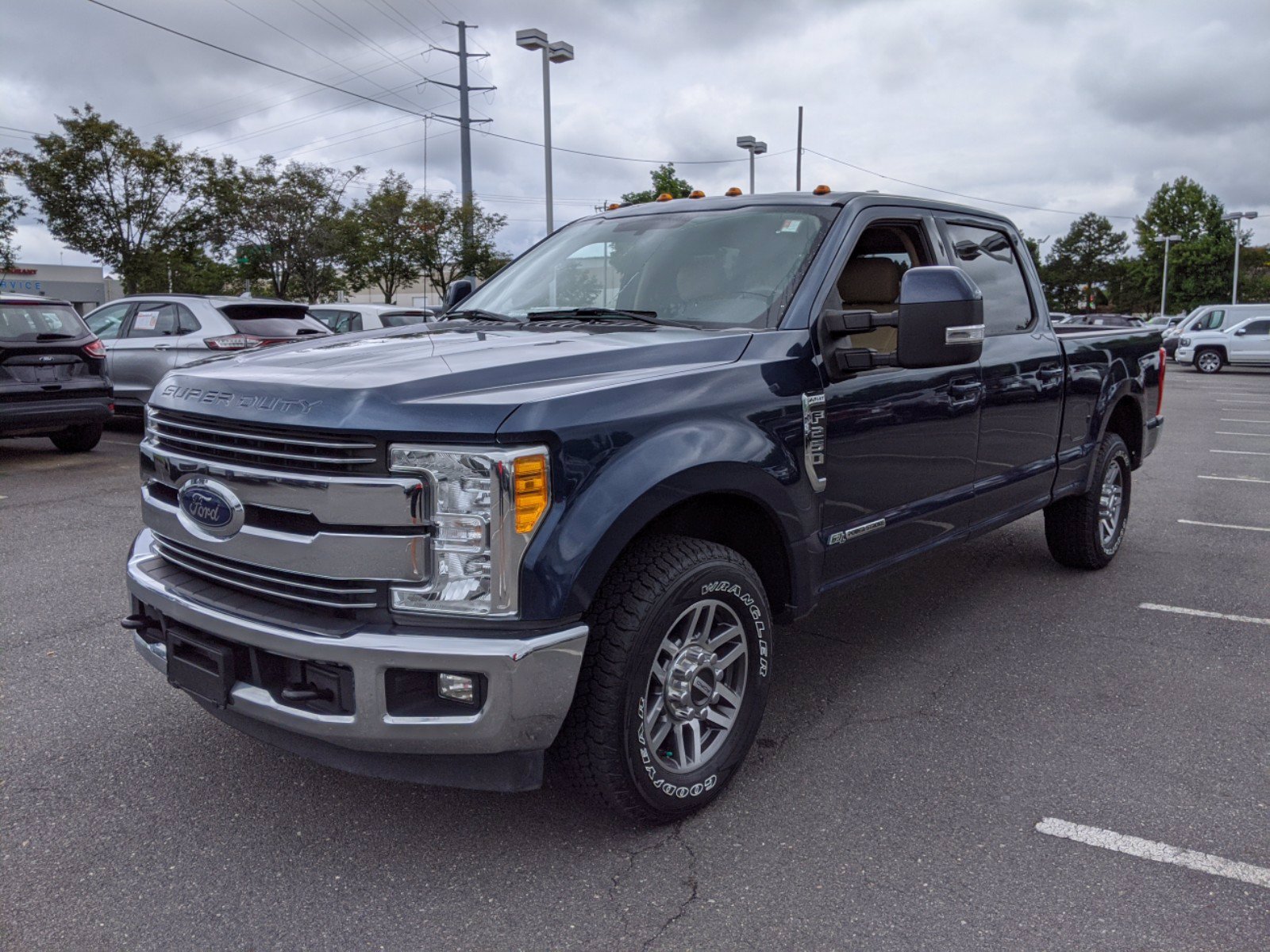 Pre-Owned 2017 Ford Super Duty F-250 SRW Lariat With Navigation