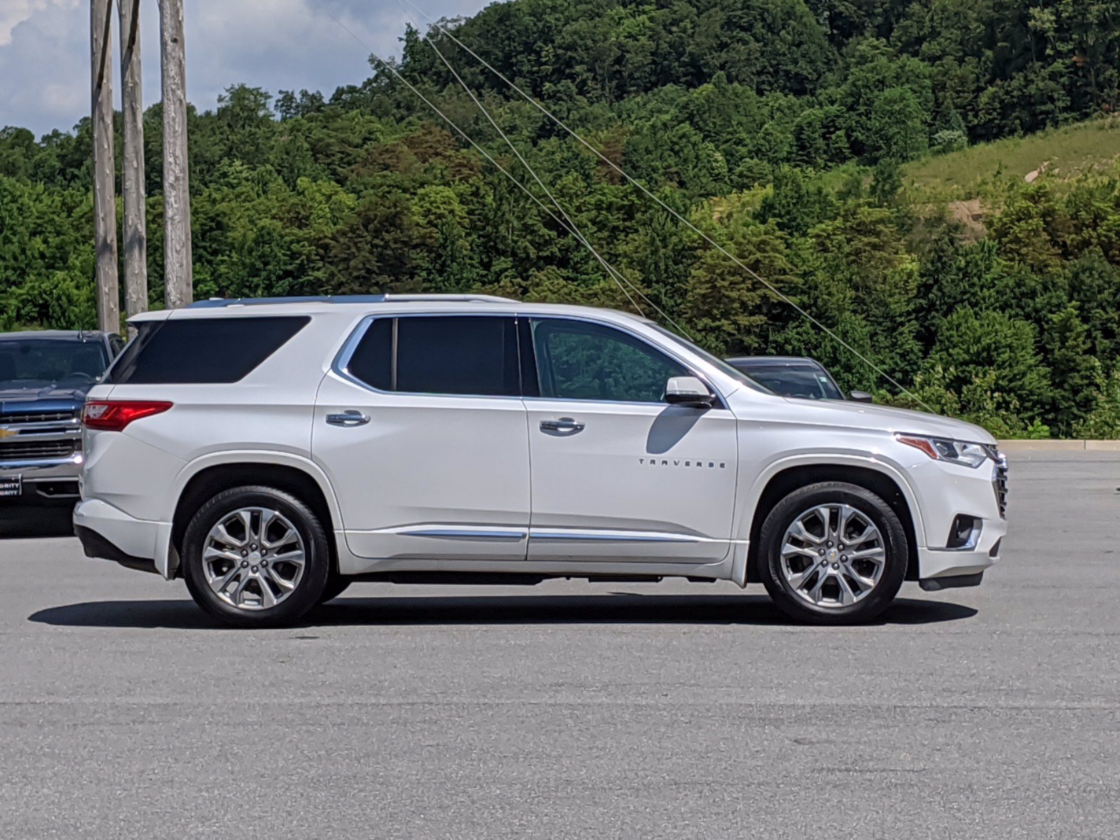 Pre-Owned 2018 Chevrolet Traverse Premier With Navigation & AWD
