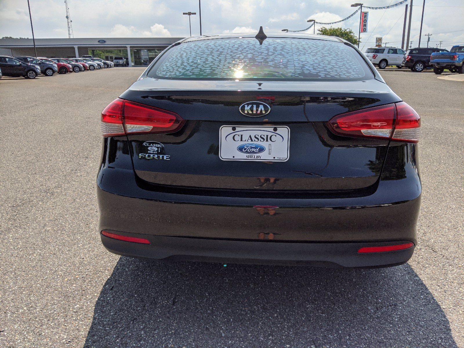 Pre-Owned 2018 Kia Forte LX FWD 4dr Car